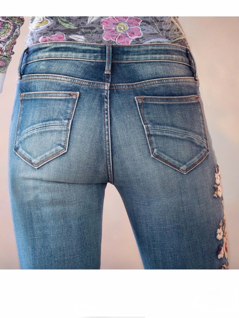 Sundance Catalog Driftwood Embroidered Jackie Jeans Floral Size 32 - Picture 3 of 12